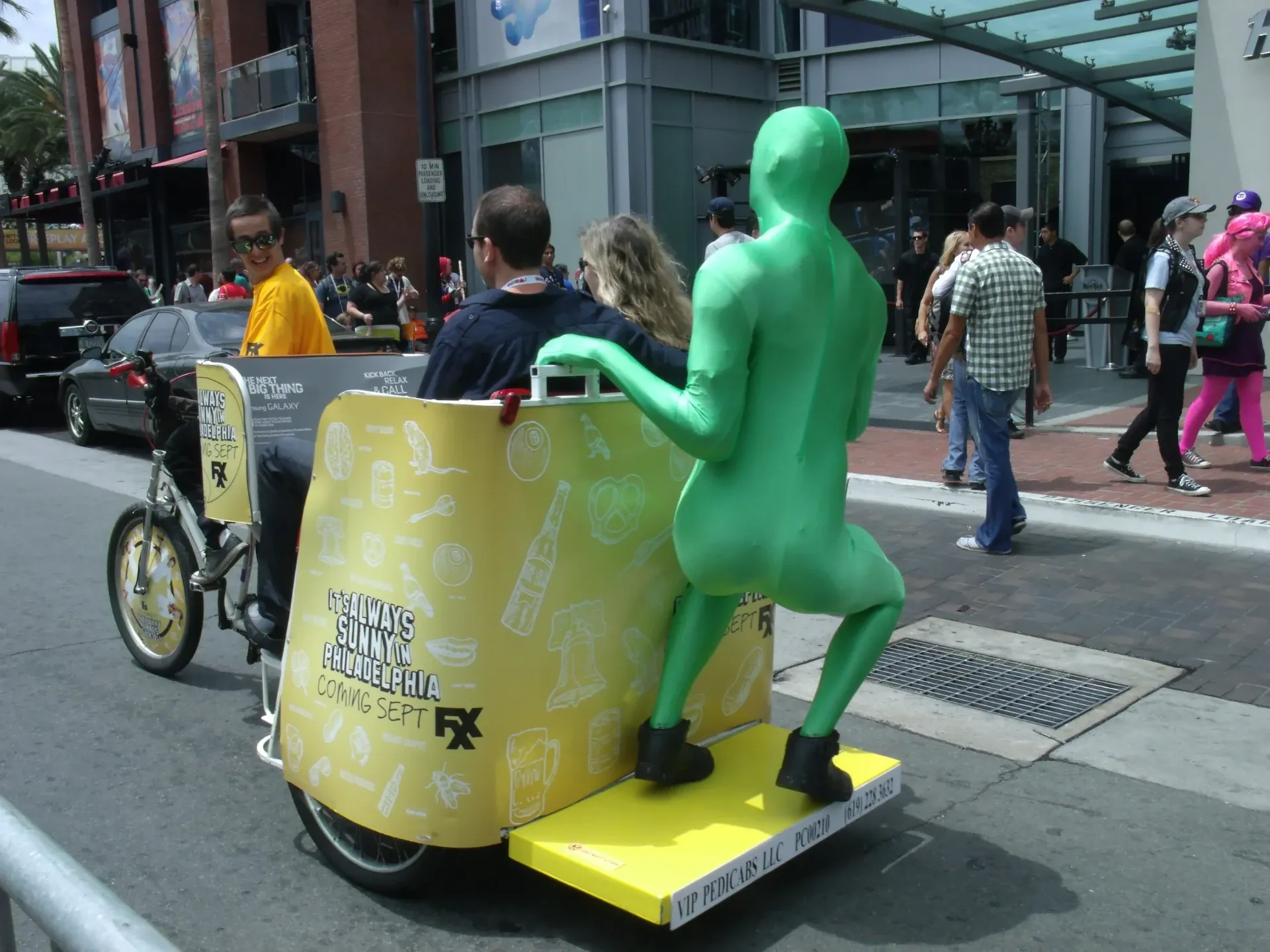 Always Sunny in Philadelphia Green Man pedicab at Comic-Con