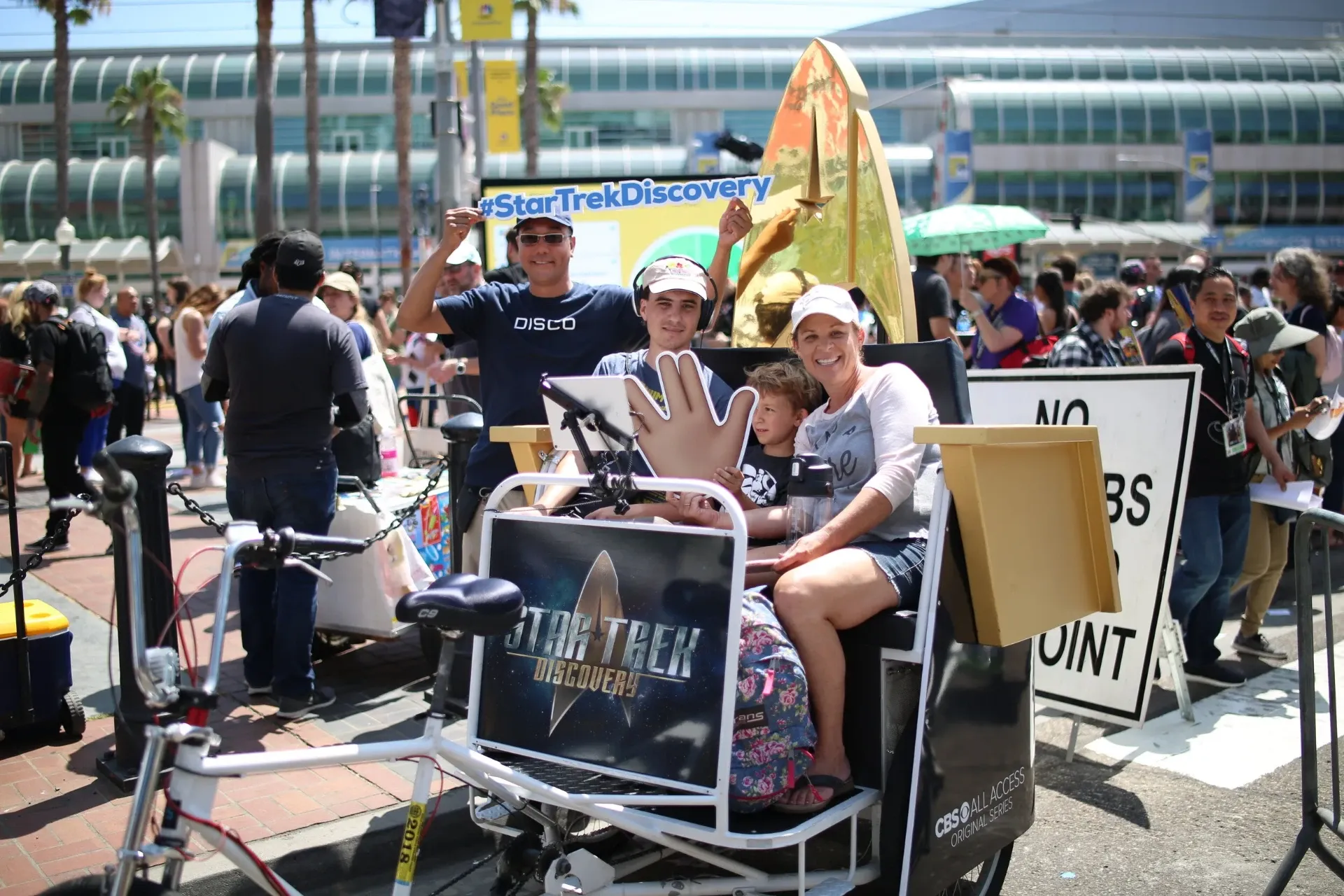Star Trek Discovery pedicab family riders at Comic-Con